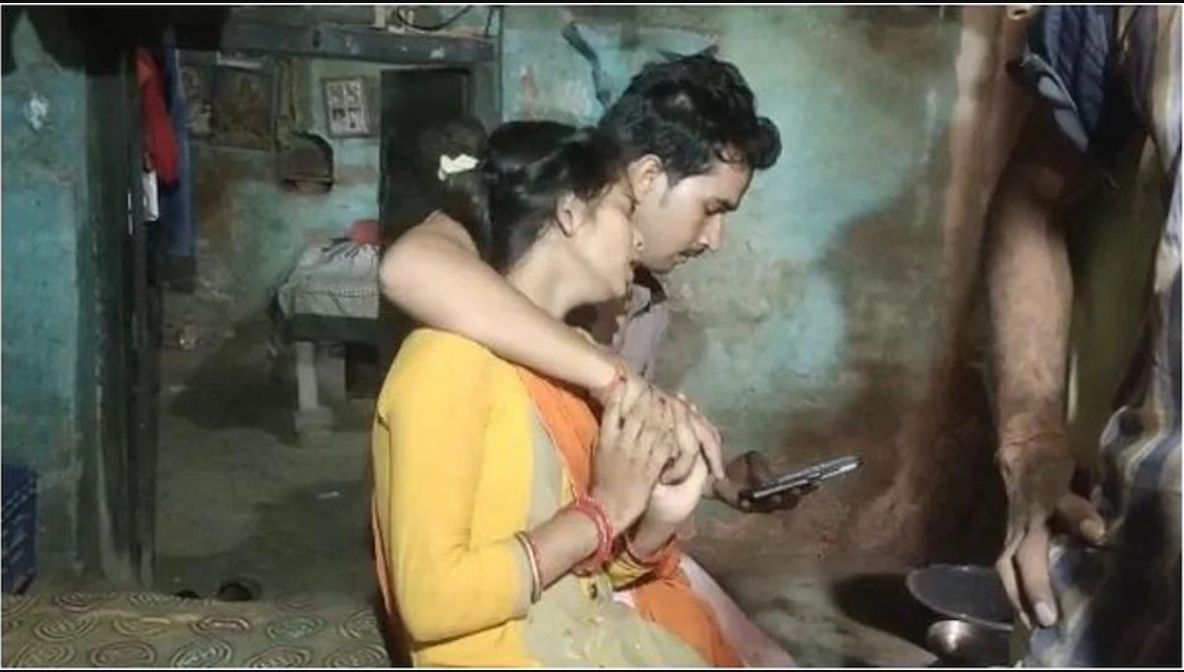 Bihar: एक ही घर के 5 लोगों के फंदे से लटके मिले शव, कर्ज के जाल में फंसकर खत्म हो गया परिवार Bihar: एक ही घर के 5 लोगों के फंदे से लटके मिले शव, कर्ज के जाल में फंसकर खत्म हो गया परिवार