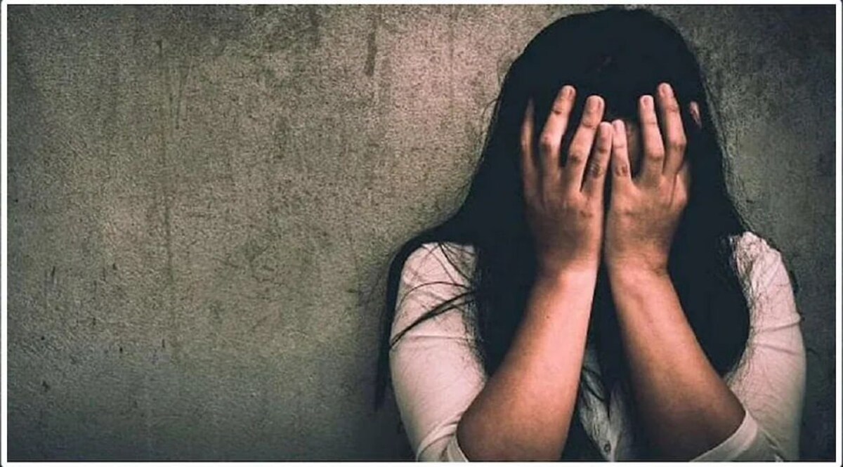 Rape News: शादी का झांसा देकर रेप के आरोपी पुलिसकर्मी के खिलाफ FIR दर्ज CrimeTak