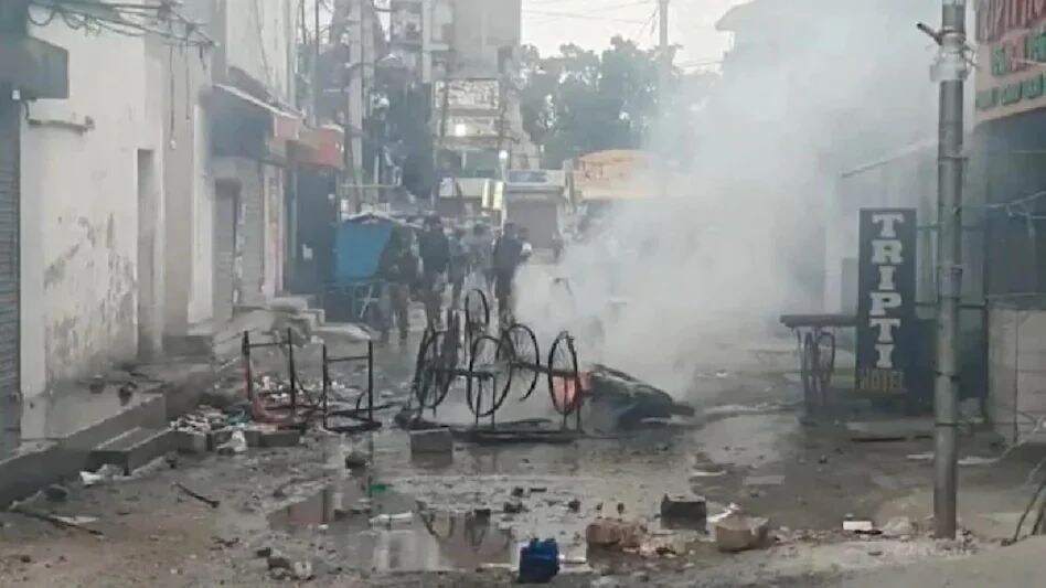 रांची हिंसा : आरोपियों के पोस्टर लगाने पर SSP को नोटिस! रांची हिंसा : आरोपियों के पोस्टर लगाने पर SSP को नोटिस!