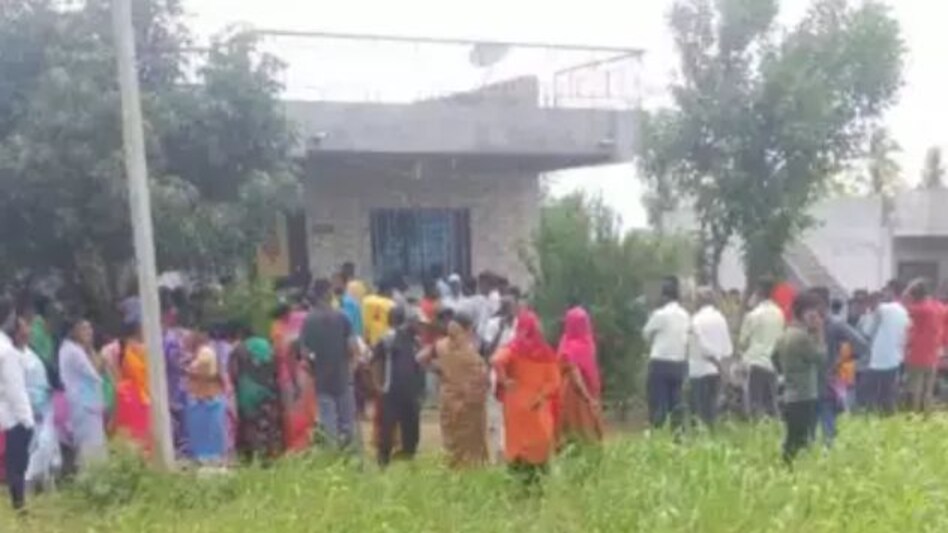 Twist in Sangli Case: गड़े ख़ज़ाने के नाम पर तो नौ क़त्ल नहीं हुए? पुलिस की तफ़्तीश में खुलासा Twist in Sangli Case: गड़े ख़ज़ाने के नाम पर तो नौ क़त्ल नहीं हुए? पुलिस की तफ़्तीश में खुलासा