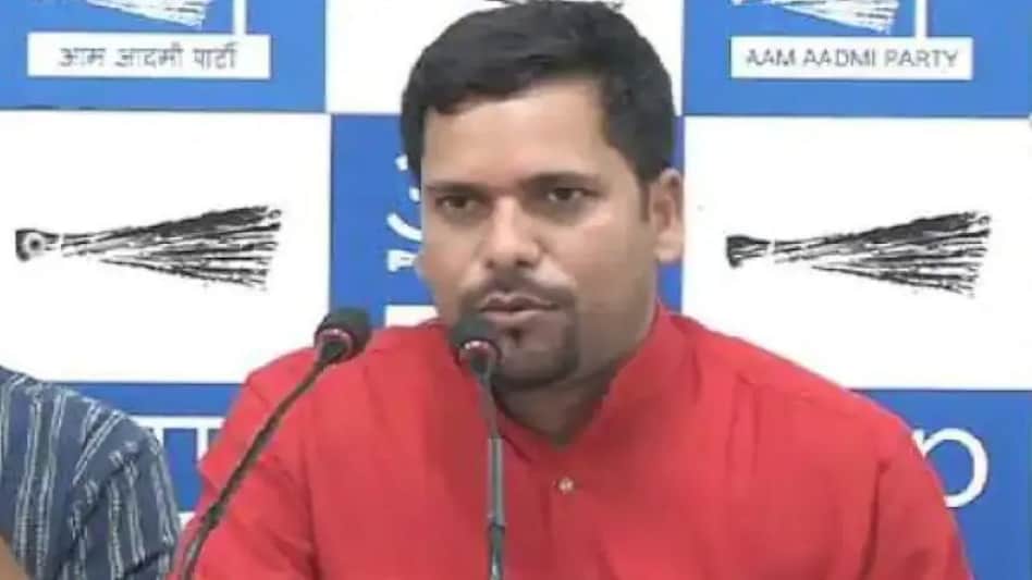 AAP MLA को नीरज बवानिया गैंग की धमकी के 35 ऑडियो मिले, '10 लाख दो नहीं तो ठोक देंगे' AAP MLA को नीरज बवानिया गैंग की धमकी के 35 ऑडियो मिले, '10 लाख दो नहीं तो ठोक देंगे'