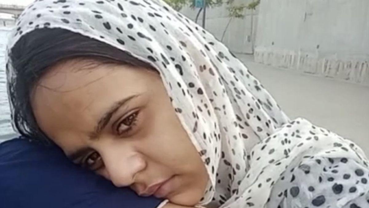 गुजरात: 'मुझे दिल के करीब ले आए और खुद नहीं आए, ये गलत है यार...' - नफीसा की खुदकुशी की कई वजहें गुजरात: 'मुझे दिल के करीब ले आए और खुद नहीं आए, ये गलत है यार...' - नफीसा की खुदकुशी की कई वजहें