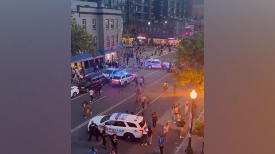 अमेरिका फायरिंग न्यूज़ : म्यूजिक कॉन्सर्ट में अंधाधुंध फायरिंग में 15 साल के बच्चे की मौत, देखे वीडियो अमेरिका फायरिंग न्यूज़ : म्यूजिक कॉन्सर्ट में अंधाधुंध फायरिंग में 15 साल के बच्चे की मौत, देखे वीडि...