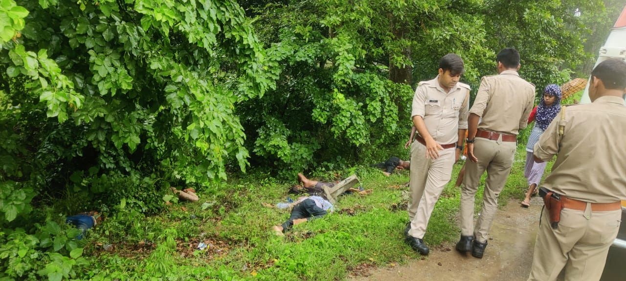 UP News: बाराबंकी में भीषण सड़क हादसे में 5 की मौत, CM योगी ने जताया दुख UP News: बाराबंकी में भीषण सड़क हादसे में 5 की मौत, CM योगी ने जताया दुख