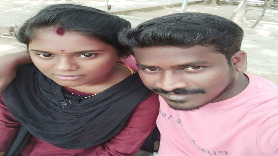 Tamil Nadu Crime: हॉरर किलिंग: पढ़ी लिखी बेटी ने मज़दूर से की Love Marriage तो पिता ने दोनों को काट डाला Tamil Nadu Crime: हॉरर किलिंग: पढ़ी लिखी बेटी ने मज़दूर से की Love Marriage तो पिता ने दोनों को काट...