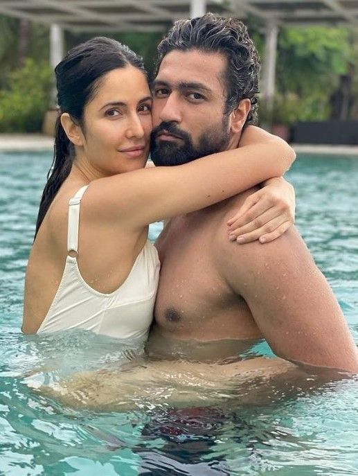 Death Threat to Vicky-Katrina : विक्की-कटरीना को जान से मारने की धमकी, केस दर्ज Death Threat to Vicky-Katrina : विक्की-कटरीना को जान से मारने की धमकी, केस दर्ज