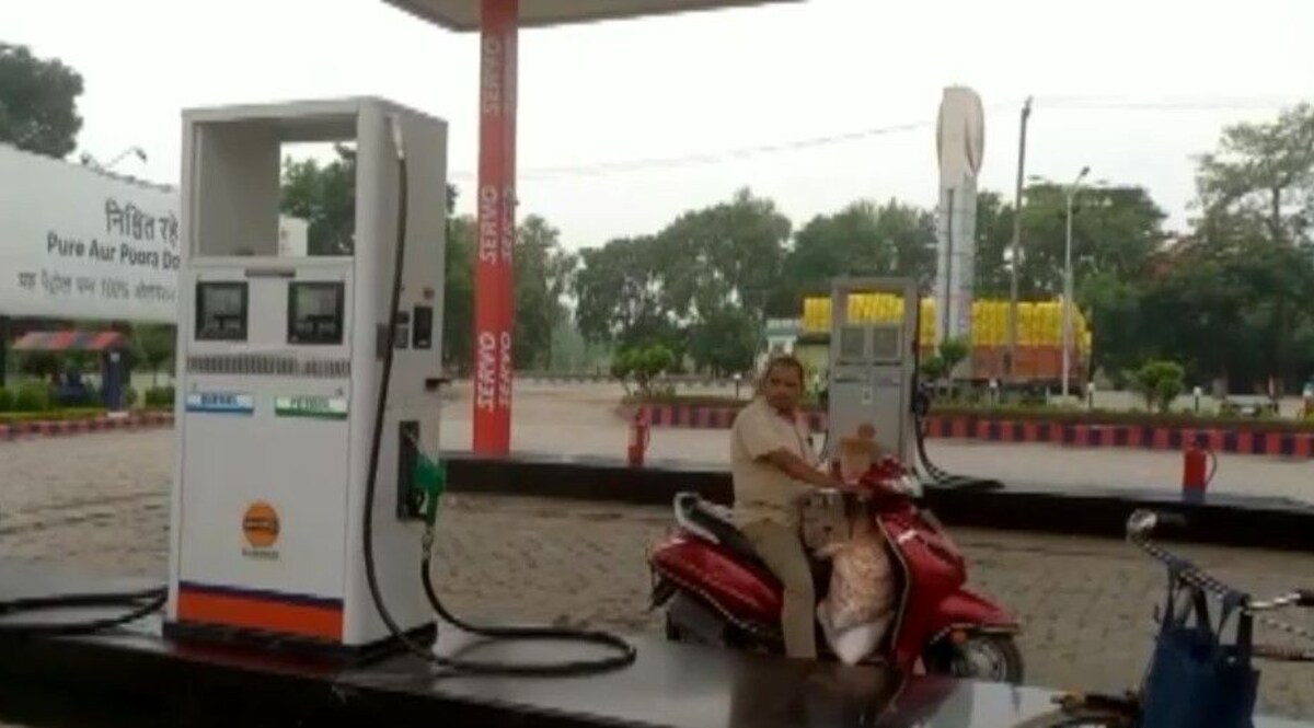 UP Crime : बिना नंबर वाली कार में सवार बदमाशों को टोका तो पेट्रोल पंप मैनेजर की गोली मार हत्या CrimeTak