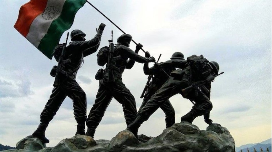 Kargil Vijay Diwas 2022 : दुश्मन 50 गज की दूरी पर थे पर हम 1 इंच पीछे नहीं हटे, विजय दिवस की कहानी Kargil Vijay Diwas 2022 : दुश्मन 50 गज की दूरी पर थे पर हम 1 इंच पीछे नहीं हटे, विजय दिवस की कहानी