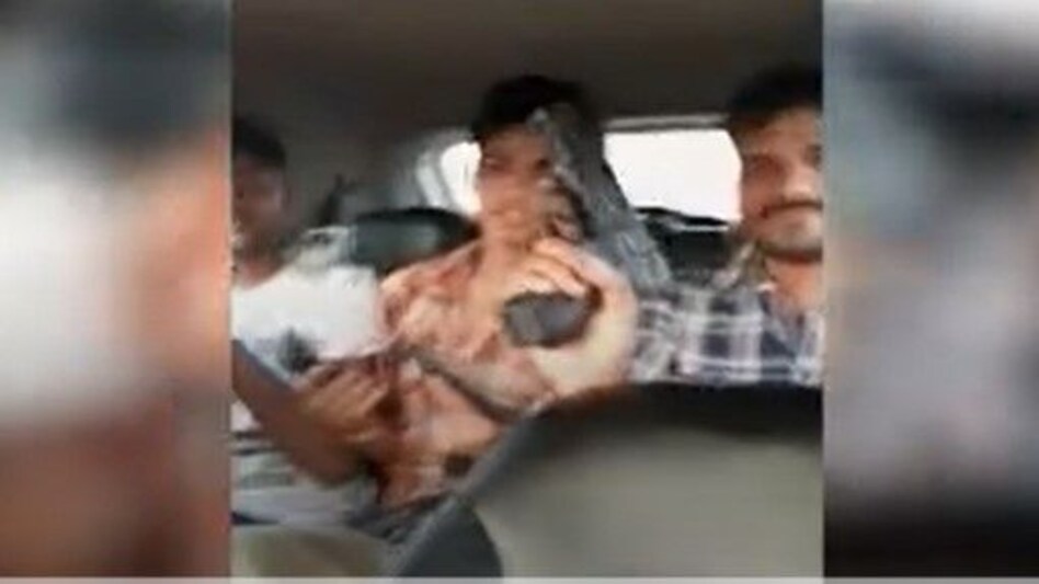 Sidhu Moosewala Case : मूसेवाला के शूटर्स को ढूंढ रही थी 5 राज्यों की पुलिस, शूटर कर रहे थे मस्ती, देखिए वीडियो Sidhu Moosewala Case : मूसेवाला के शूटर्स को ढूंढ रही थी 5 राज्यों की पुलिस, शूटर कर रहे थे मस्ती, ...