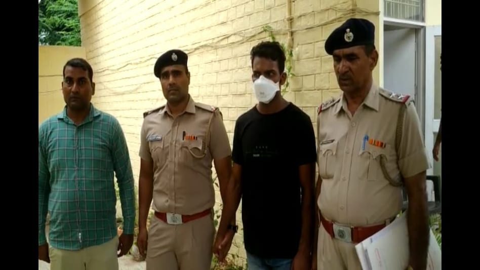 Haryana Crime: जेल से आए रेप के आरोपी ने फरीदाबाद में महिला से किया रेप, बनाई अश्लील वीडियो। Haryana Crime: जेल से आए रेप के आरोपी ने फरीदाबाद में महिला से किया रेप, बनाई अश्लील वीडियो।
