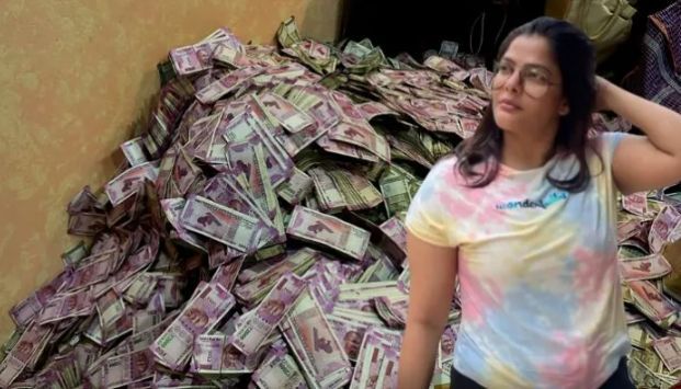 SSC SCAM: इस एक्ट्रेस के घर से मिली काली डायरी, 40 पन्नों में दर्ज करप्शन का कच्चा चिट्ठा SSC SCAM: इस एक्ट्रेस के घर से मिली काली डायरी, 40 पन्नों में दर्ज करप्शन का कच्चा चिट्ठा