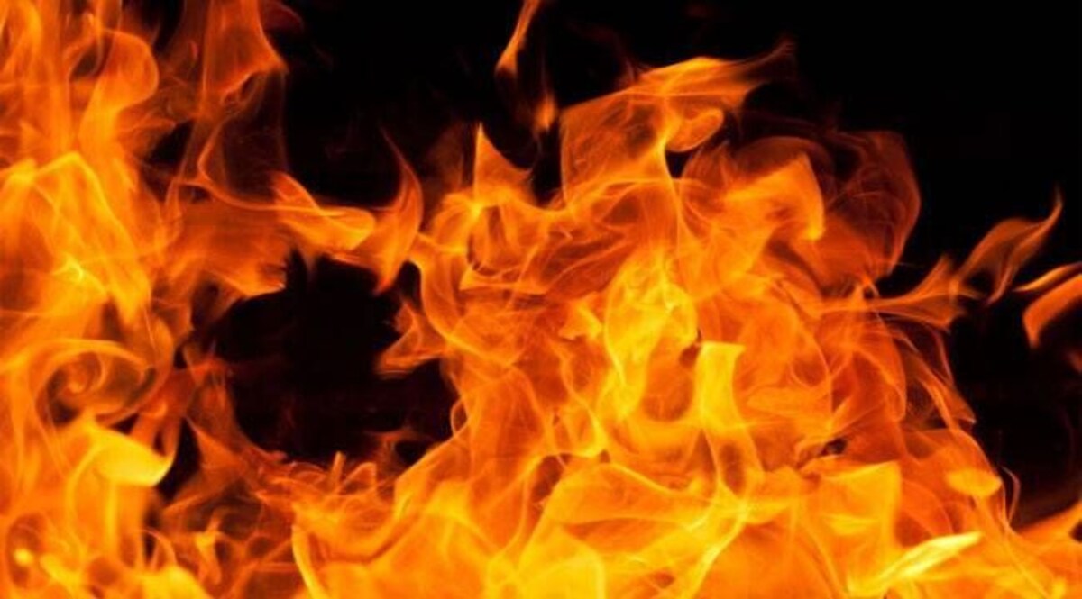 UP Crime: कानपुर में बिल्डर को पेट्रोल डालकर जिंदा जला दिया CrimeTak