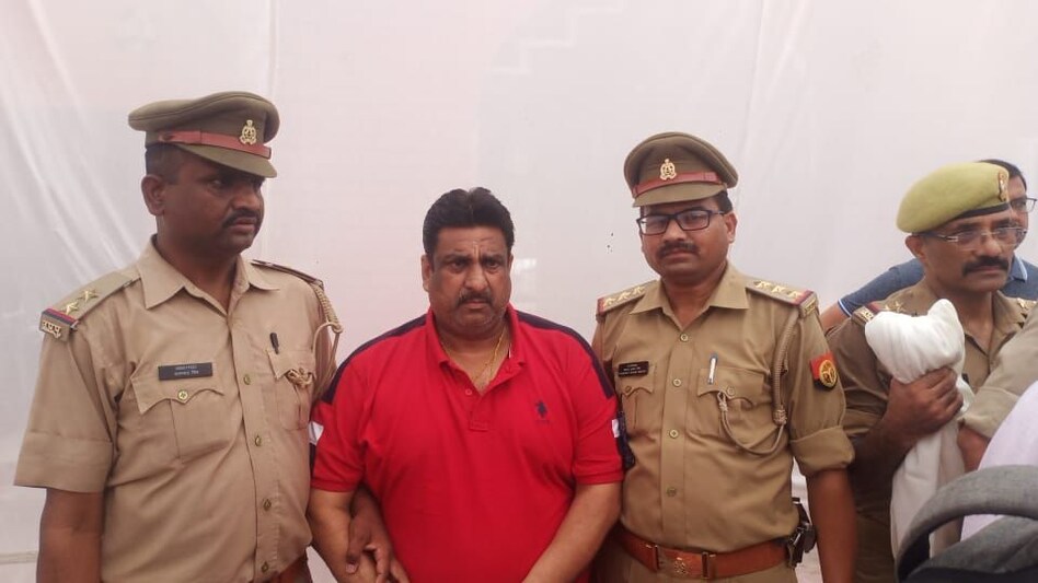 700 किलो चांदी लेकर भाग रहा लखनऊ का चोर ऐसे आया पुलिस के चंगुल में, ऐसे मिला था सुराग़ 700 किलो चांदी लेकर भाग रहा लखनऊ का चोर ऐसे आया पुलिस के चंगुल में, ऐसे मिला था सुराग़