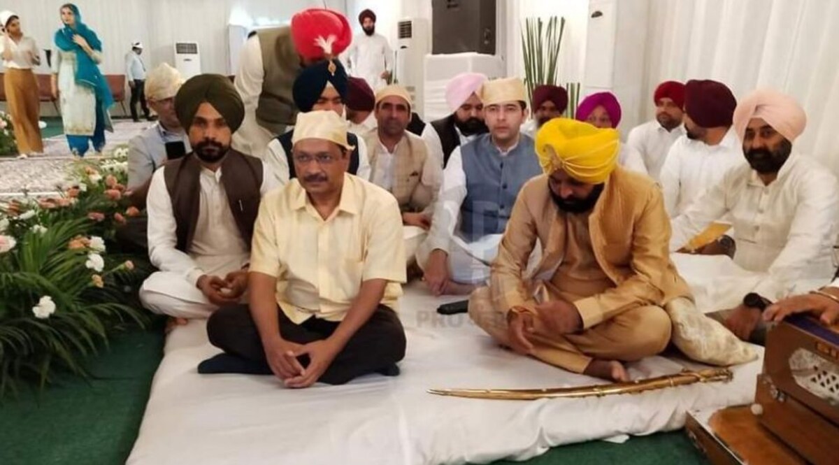 Bhagwant Mann Marriage Update: भगवंत मान ने रचाई शादी, सामने आई तस्वीरें CrimeTak