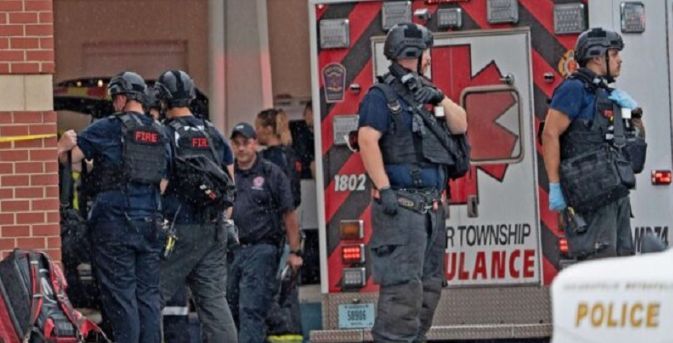 अमेरिका फिर दहला, मॉल में अंधाधुंध फायरिंग से गई चार लोगों की जान, हमलावर भी मारा गया अमेरिका फिर दहला, मॉल में अंधाधुंध फायरिंग से गई चार लोगों की जान, हमलावर भी मारा गया