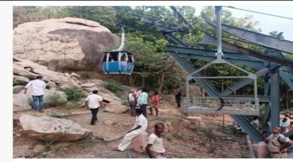 Ropeway accident : बीच रास्ते में अटका रोपवे, भाजपा विधायक समेत 40 श्रद्धालु 1 घंटे तक फंसे रहे CrimeTak