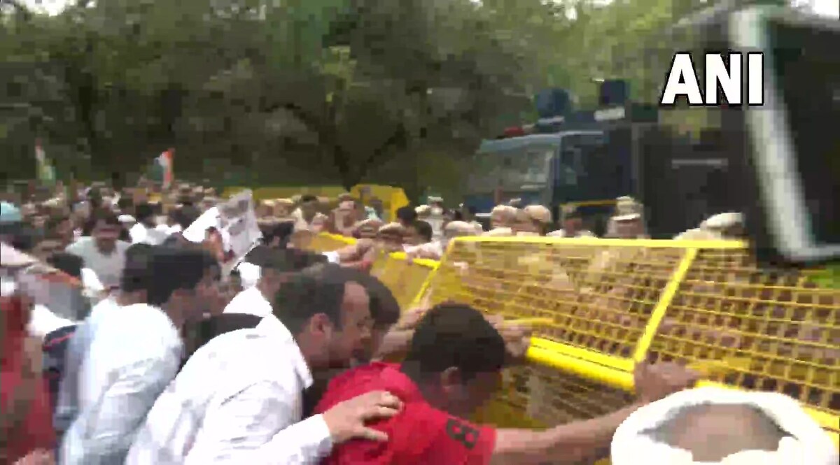 Sonia Gandhi : नेशनल हेराल्ड केस में ED ने की पूछताछ, कांग्रेस कार्यकर्ता विरोध में सड़क पर उतरे CrimeTak