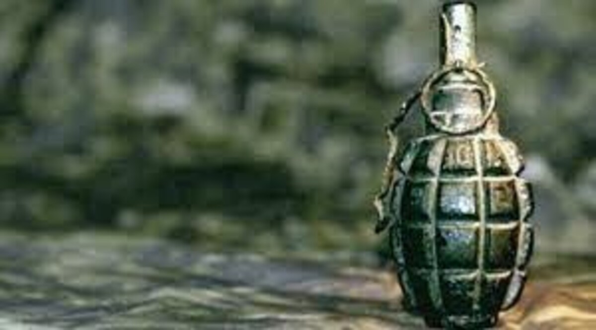 Bihar News : पटना कोर्ट परिसर में जांच के लिए लाए देसी बम में धमाका, 1 पुलिसकर्मी जख्मी CrimeTak