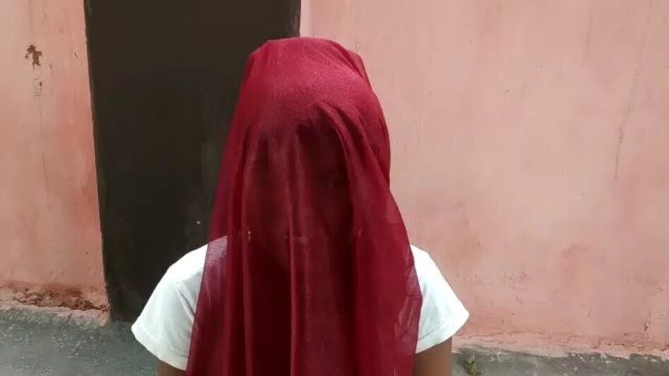 Jharkhand Crime: 9वीं की छात्रा का अपहरण कर गैंगरेप, तीन युवकों ने तीन महीने तक किया गैंगरेप Jharkhand Crime: 9वीं की छात्रा का अपहरण कर गैंगरेप, तीन युवकों ने तीन महीने तक किया गैंगरेप