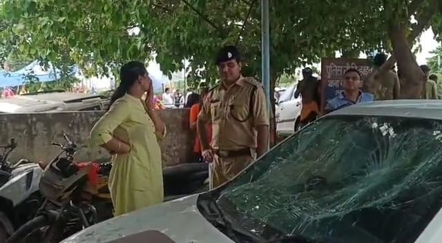 मेरठ: कांवड़ पर थूकने के बाद बवाल, कांवड़ियों ने हाइवे को किया जाम मेरठ: कांवड़ पर थूकने के बाद बवाल, कांवड़ियों ने हाइवे को किया जाम