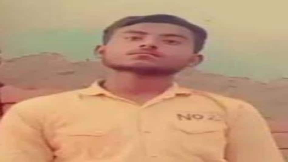 Delhi Crime News : दिल्ली में युवक पर ताबड़तोड़ बरसाए गए चाकू, घटना CCTV में कैद LIVE MURDER Delhi Crime News : दिल्ली में युवक पर ताबड़तोड़ बरसाए गए चाकू, घटना CCTV में कैद LIVE MURDER