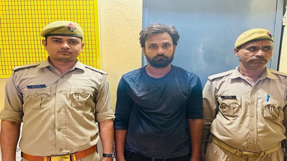 UP Crime : ग्रेटर नोएडा में मामूली सी बात पर पत्नी को तीन तलाक देने का मामला, आरोपी पति गिरफ़्तार UP Crime : ग्रेटर नोएडा में मामूली सी बात पर पत्नी को तीन तलाक देने का मामला, आरोपी पति गिरफ़्तार