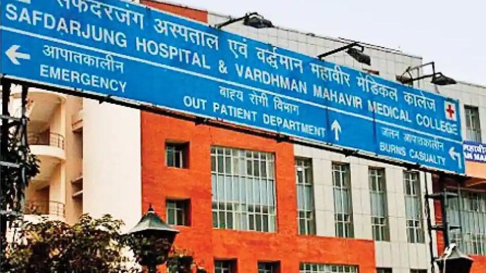 Delhi Safdarjung Hospital News: Crime Tak की खबर का बड़ा असर, दिल्ली महिला आयोग (DCW) ने अस्पताल को भेजा नोटिस Delhi Safdarjung Hospital News: Crime Tak की खबर का बड़ा असर, दिल्ली महिला आयोग (DCW) ने अस्पताल को...