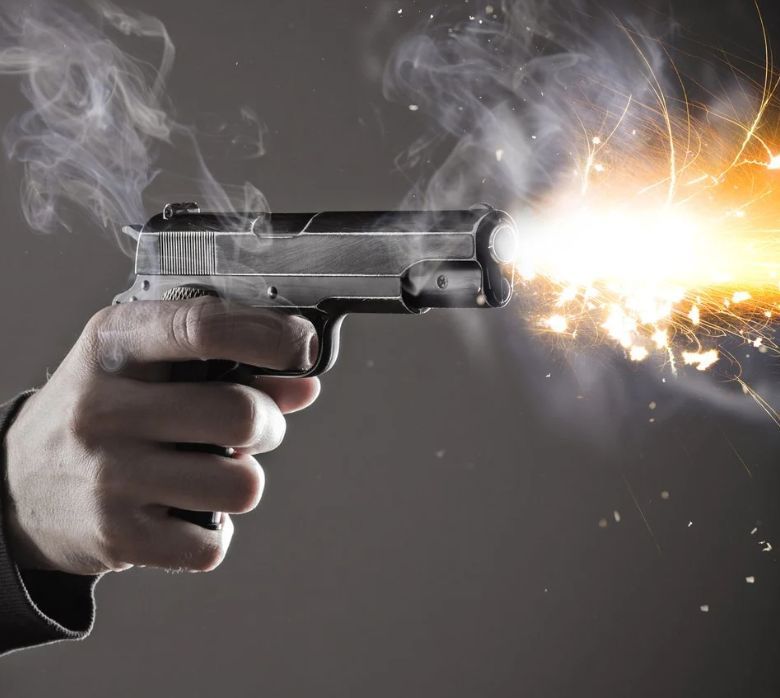 Delhi Crime : बीवी ने फोन नहीं उठाया तो मजाक उड़ाने लगे 3 दोस्त, तीनों को गोली मार किया मर्डर CrimeTak