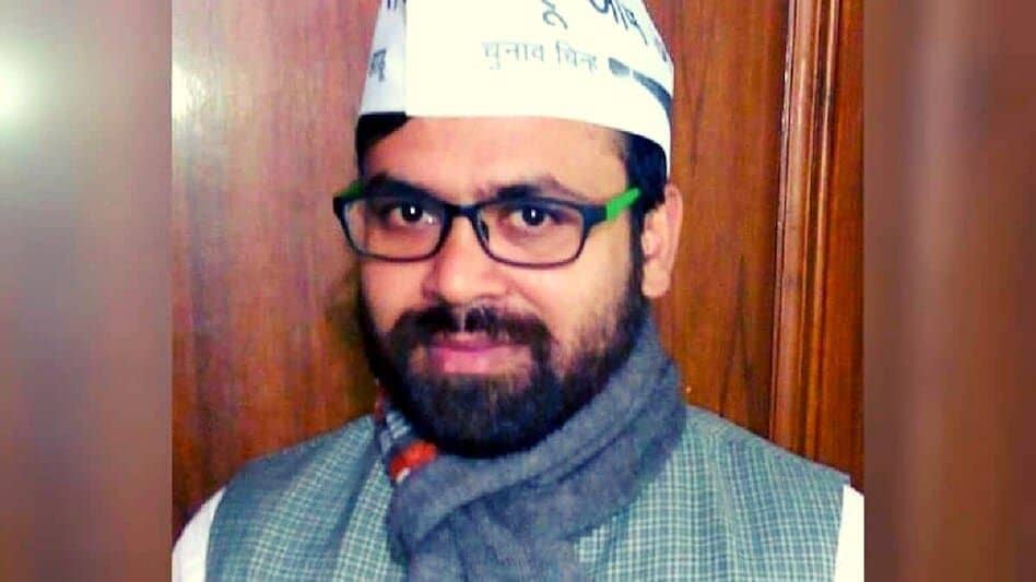 Delhi News : आप विधायक अखिलेश त्रिपाठी ने दो व्यक्तियों पर किया हमला Delhi News : आप विधायक अखिलेश त्रिपाठी ने दो व्यक्तियों पर किया हमला