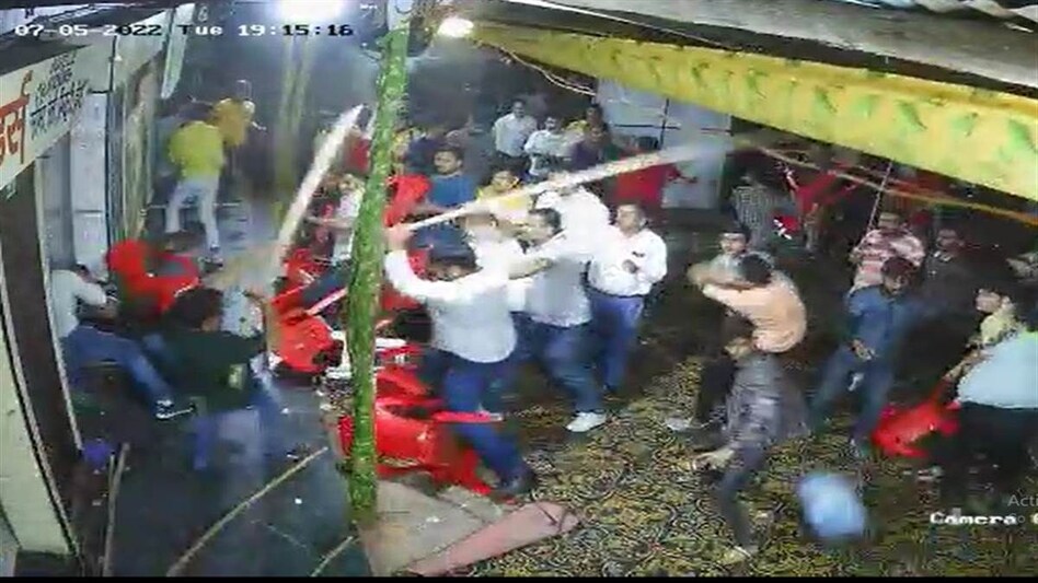 Indore Municipal Election 2022 : नेता जी के समर्थकों का हाईवोल्टेज ड्रामा! Indore Municipal Election 2022 : नेता जी के समर्थकों का हाईवोल्टेज ड्रामा!