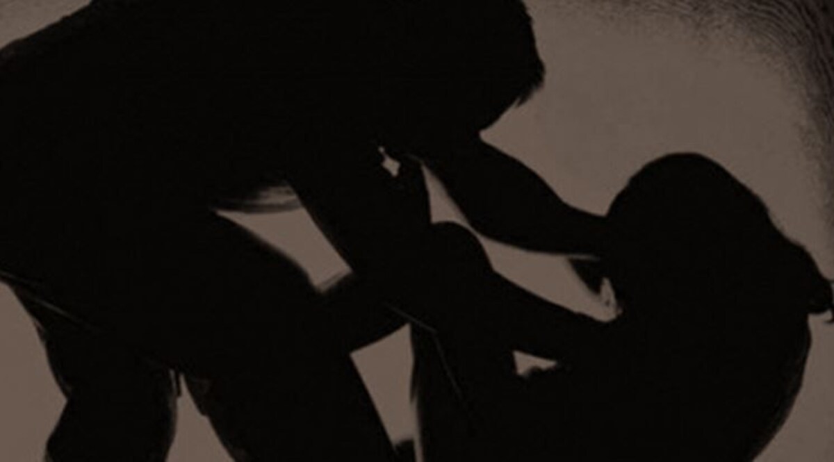 MP Crime: पड़ोसी युवक ने रेप के बाद युवती के प्राइवेट पार्ट में डाला डंडा, गिरफ्तार CrimeTak