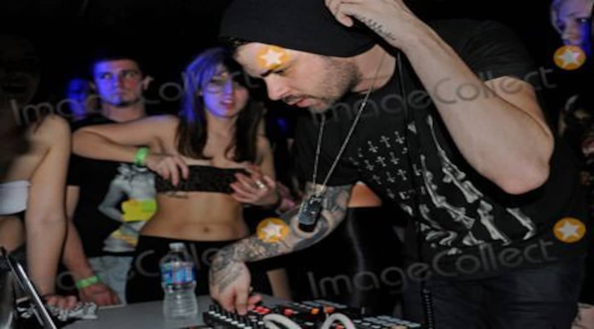 HUNTER MOORE : GIRLFRIENDS के MMS बनाकर INTERNET पर UPLOAD कर करोड़ों कमाने वाला दुनिया का सबसे पहला HACKER CrimeTak