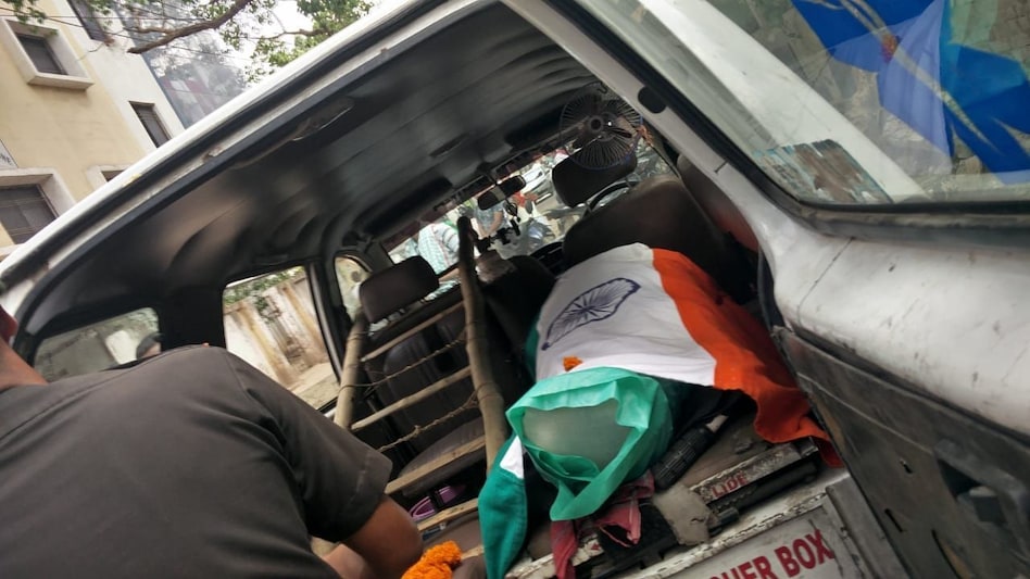 Bihar Crime: पटना में लूटपाट के दौरान सेना के जवान की गोली मारकर हत्या Bihar Crime: पटना में लूटपाट के दौरान सेना के जवान की गोली मारकर हत्या