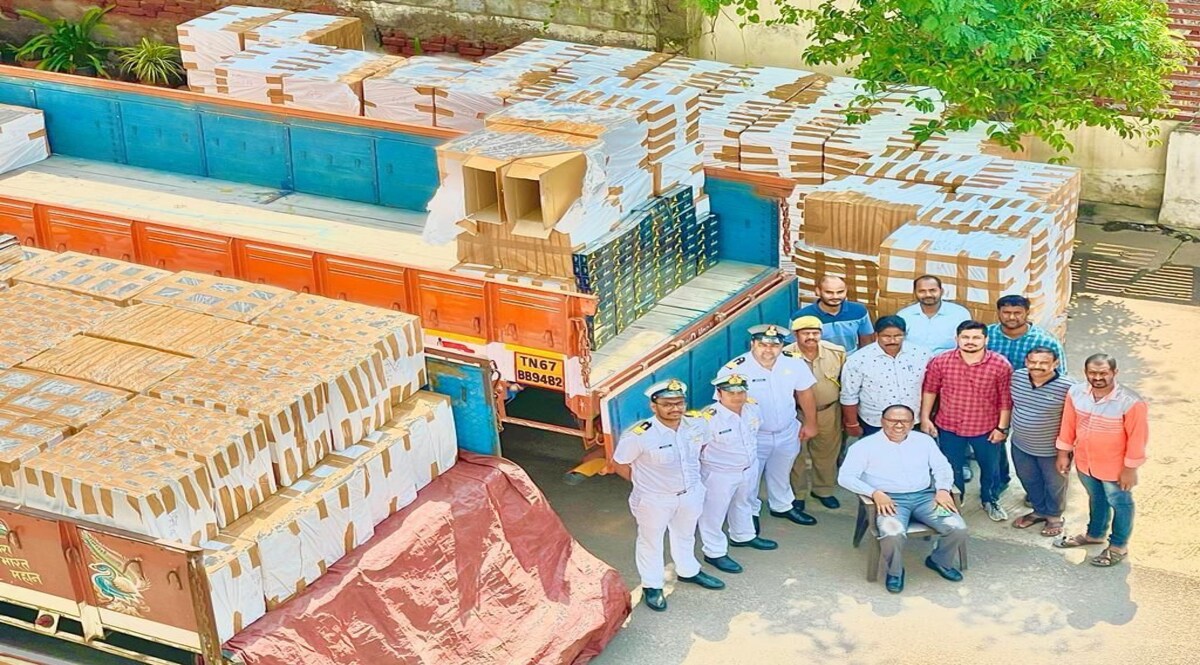 Andhra Pradesh News: विजयवाड़ा कस्टम ने पकड़ी 8 करोड़ की विदेशी सिगरेट CrimeTak