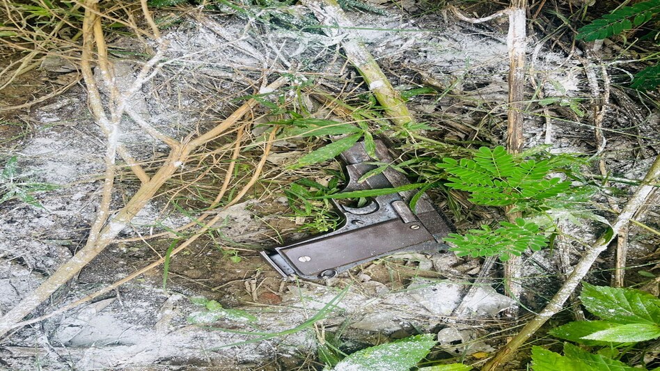 Noida Crime: JDU नेता के बेटे के अपहरणकर्ता का एनकांटर, पैर में लगी गोली, 5 लाख की मांगी थी फिरौती Noida Crime: JDU नेता के बेटे के अपहरणकर्ता का एनकांटर, पैर में लगी गोली, 5 लाख की मांगी थी फिरौती