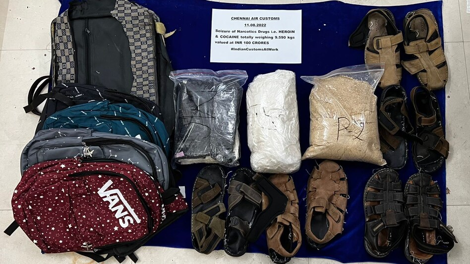 Chennai Crime: चेन्नई में पकड़ी गई 111 करोड़ की ड्रग्स, दो विदेशी गिरफ्तार Chennai Crime: चेन्नई में पकड़ी गई 111 करोड़ की ड्रग्स, दो विदेशी गिरफ्तार