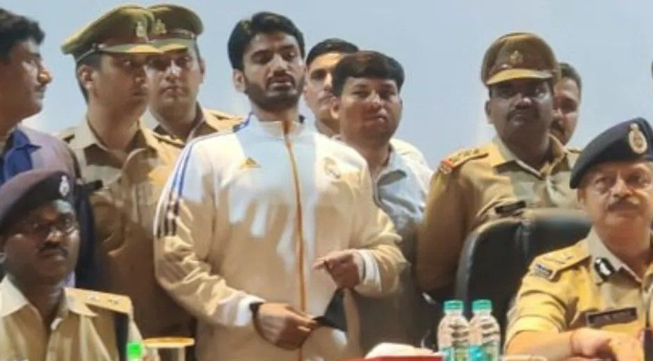 श्रीकांत त्यागी को तीन मामलों में मिली जमानत, लेकिन अभी जेल से बाहर नहीं होगा श्रीकांत त्यागी को तीन मामलों में मिली जमानत, लेकिन अभी जेल से बाहर नहीं होगा