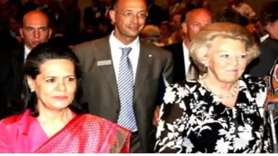 Sonia Gandhi : सोनिया गांधी की मां पाओला मायनो का इटली में निधन, कांग्रेसी नेताओं ने दुख जताया Sonia Gandhi : सोनिया गांधी की मां पाओला मायनो का इटली में निधन, कांग्रेसी नेताओं ने दुख जताया