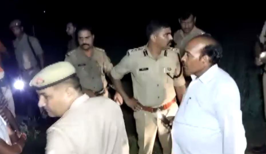 UP Crime: गाजियाबाद में दो बच्चियों का अपहरण, एक बरामद, दूसरी की मिली लाश, दुष्कर्म के बाद हत्या UP Crime: गाजियाबाद में दो बच्चियों का अपहरण, एक बरामद, दूसरी की मिली लाश, दुष्कर्म के बाद हत्या