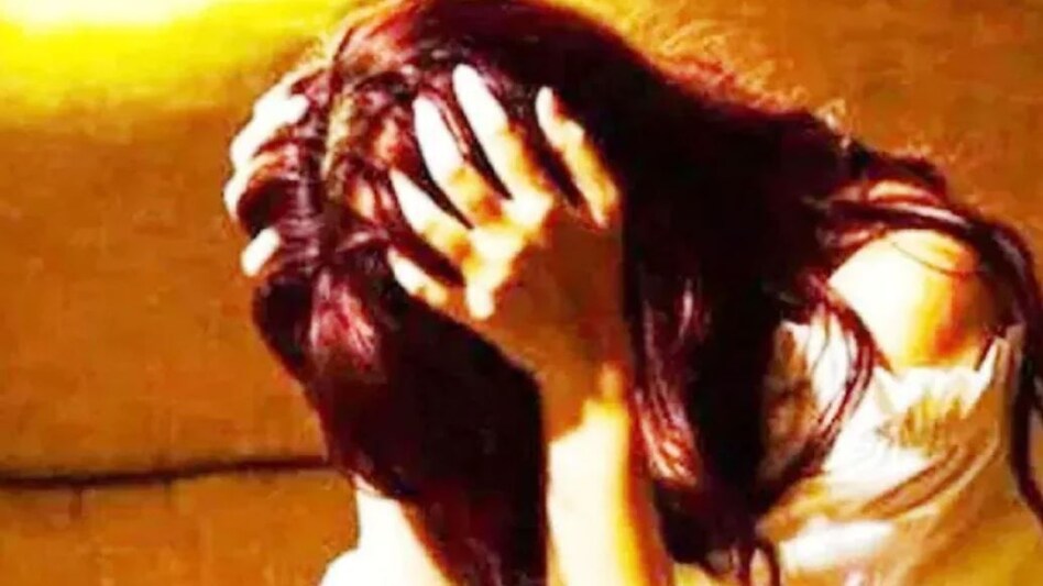 UP Crime: बागपत में ट्रिपल मर्डर, दो बहनों और पिता की हत्या कर आरोपी फरार UP Crime: बागपत में ट्रिपल मर्डर, दो बहनों और पिता की हत्या कर आरोपी फरार