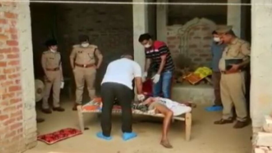 UP Crime: कानपुर के मंदिर में पुजारी की हत्या, हाथ बांधे सिर पर किए वार UP Crime: कानपुर के मंदिर में पुजारी की हत्या, हाथ बांधे सिर पर किए वार