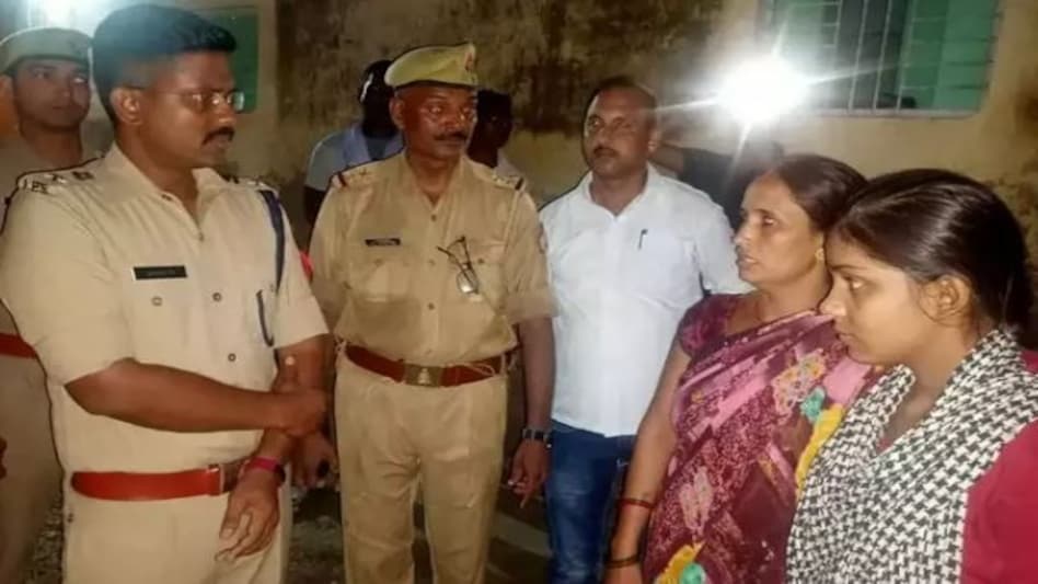 UP Crime: तीज के दिन पति ने काट दिया पत्नी का गला, थाने में किया सरेंडर UP Crime: तीज के दिन पति ने काट दिया पत्नी का गला, थाने में किया सरेंडर