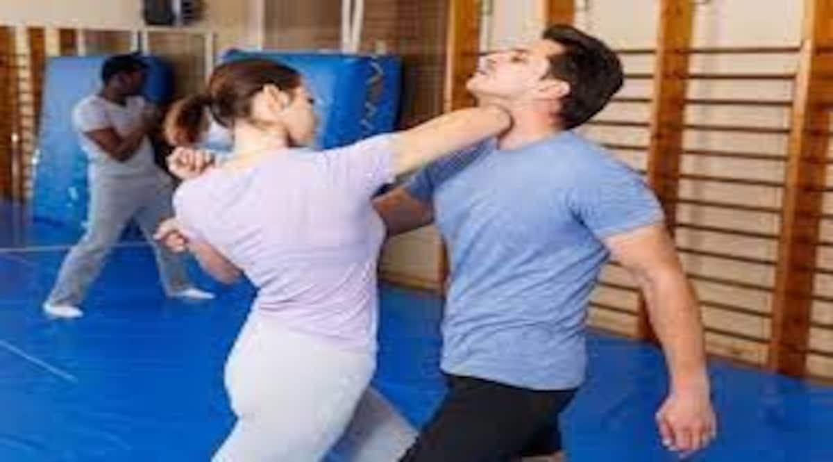 What is self-defence ? आत्मरक्षा कानून क्या है ? CrimeTak