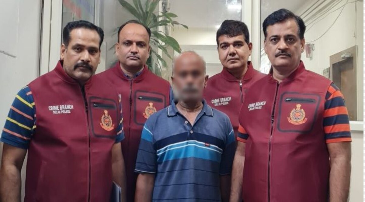 Delhi News: दिल्ली का 'नटवरलाल' बीवी के साथ गिरफ्तार, सैकड़ों लोगों को ठगा CrimeTak
