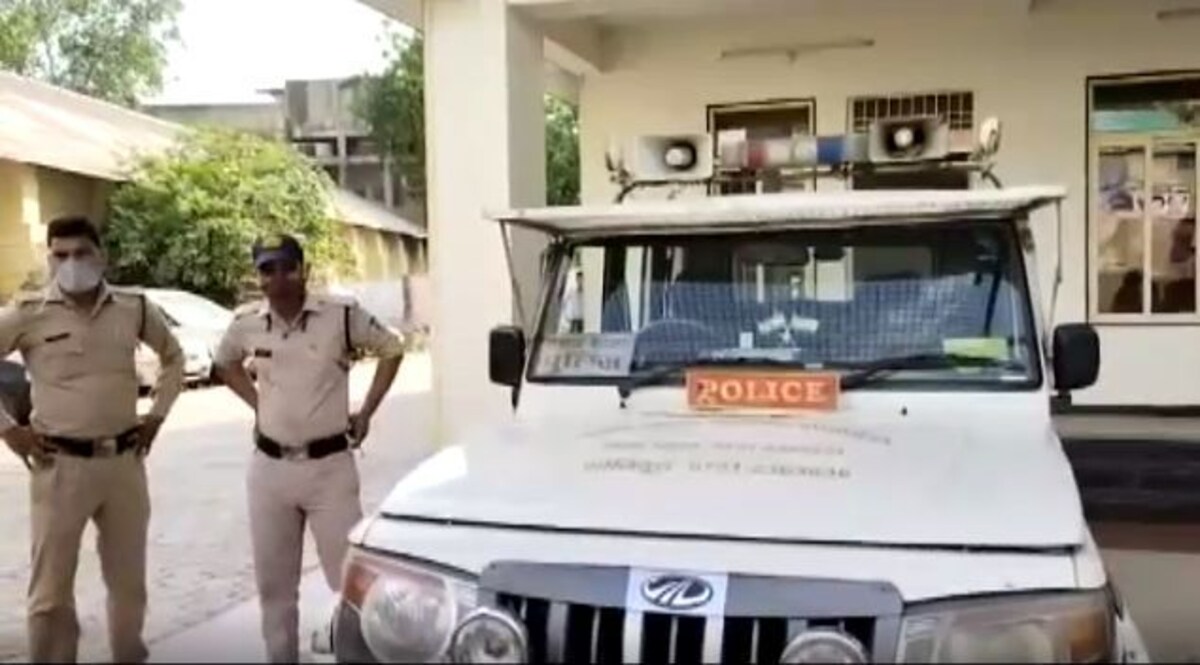 भाजपा नेता के खिलाफ महिला से अभद्रा करने के आरोप में मामला दर्ज, पार्टी ने उससे पल्ला छाड़ा CrimeTak