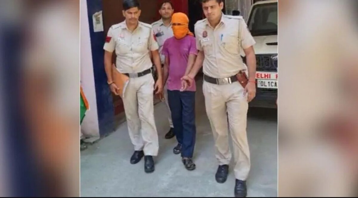 Delhi Crime News: मकान मालिक की मर्डर कर डेड बॉडी के साथ ली सेल्फी, वीडियो भी बनाया CrimeTak
