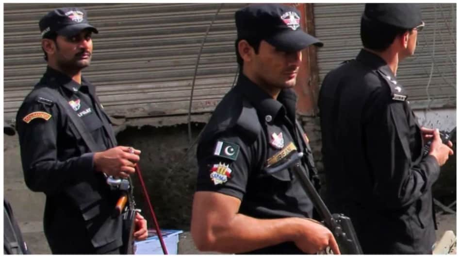 Viral News: पत्नी से अफेयर के शक में पति ने काटे सिपाही के नाक, कान और होंठ Viral News: पत्नी से अफेयर के शक में पति ने काटे सिपाही के नाक, कान और होंठ