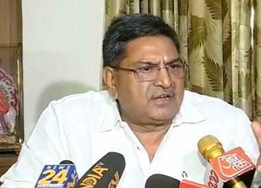 Rajasthan News : राजस्थान के गृह राज्य मंत्री
राजेंद्र यादव के परिसरों पर इनकम टैक्स के छापे Rajasthan News : राजस्थान के गृह राज्य मंत्री राजेंद्र यादव के परिसरों पर इनकम टैक्स के छापे