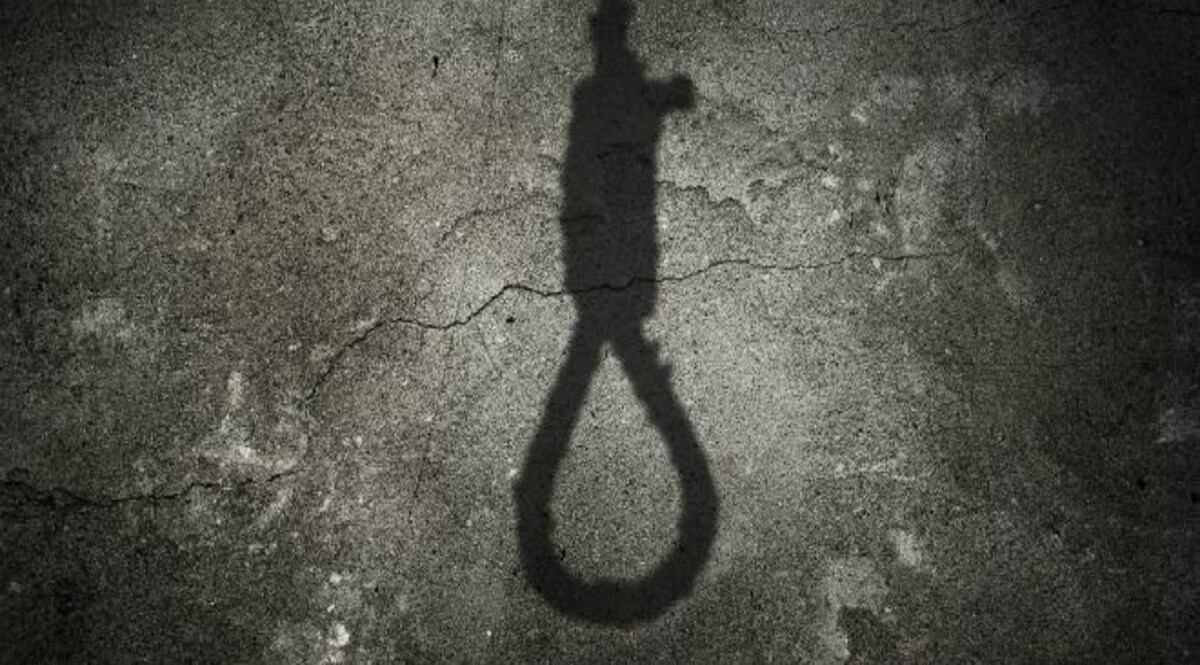 जान देने के लिए एक साथ फंदे पर लटका कपल, टूट गई पत्नी की रस्सी, बच गई जान, पति की मौत CrimeTak