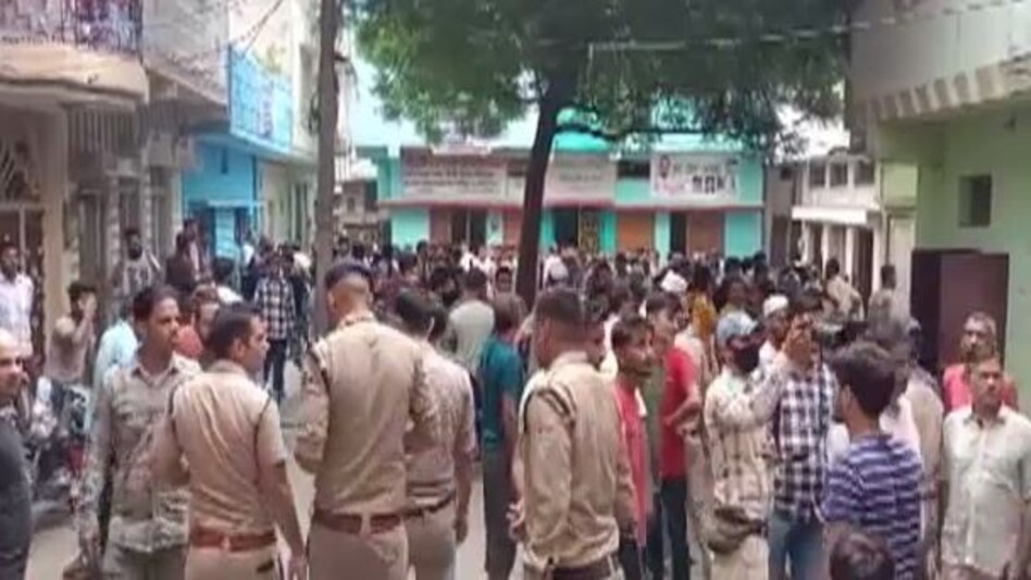 Uttarakhand Crime: दिलजले आशिक ने की मां-बेटी की हत्या, थाने में किया सरेंडर Uttarakhand Crime: दिलजले आशिक ने की मां-बेटी की हत्या, थाने में किया सरेंडर